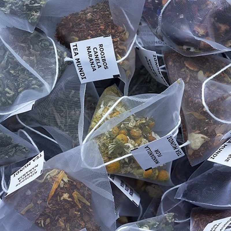 Pirámides en bolsas y latas Tea Mundi