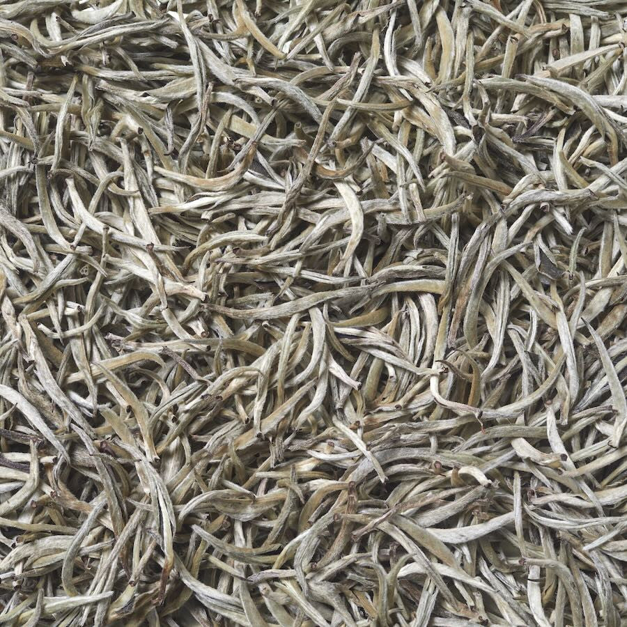 Imágen de Té blanco yin zhen agujas plateadas. Extraordinaria calidad. Compuesto solamente de brotes.